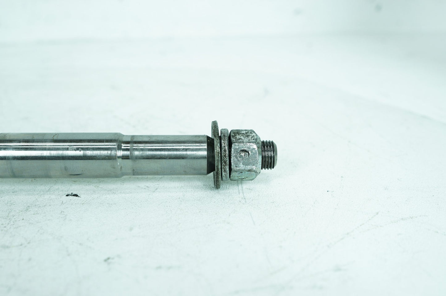 1984 - 1998 Harley-Davidson Touring Road Glide Front Wheel Axle Bolt Shaft 43346-83B