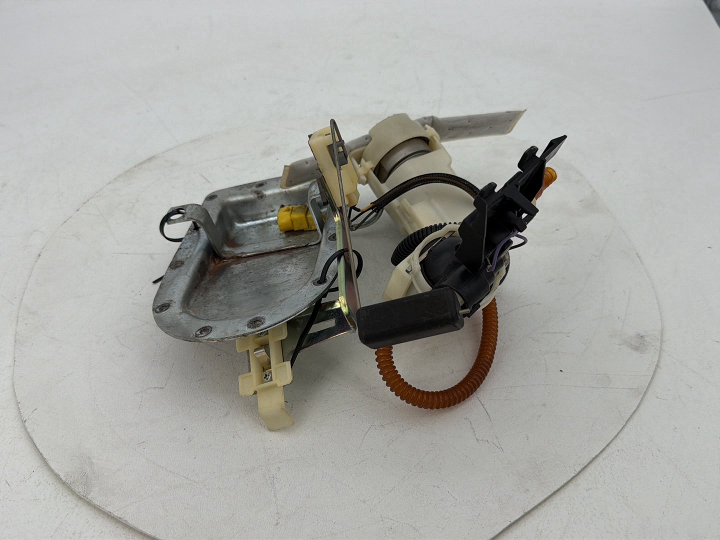 2007 - 2017 Harley-Davidson Dyna Super Glide Custom Gas Gasoline Fuel Petrol Pump Sending 75218-04B