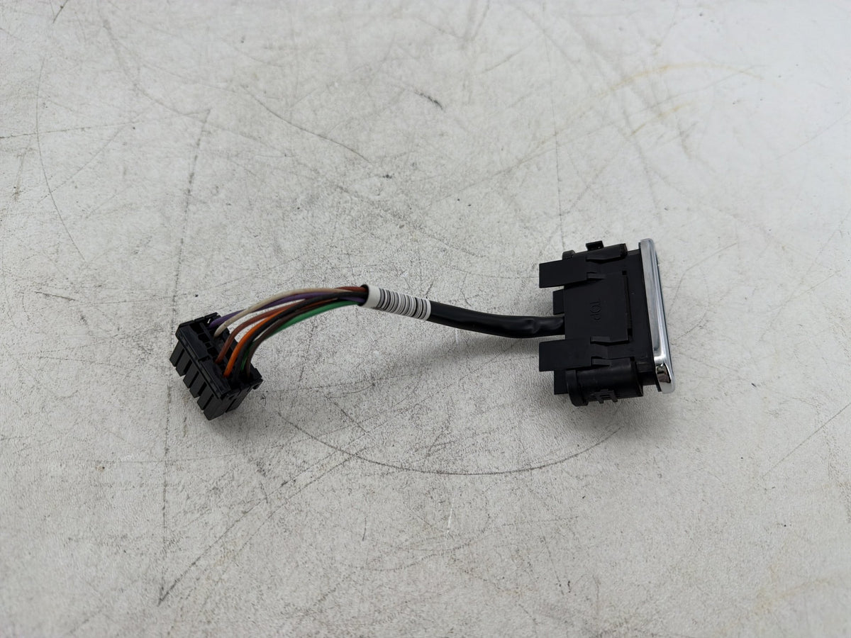09 Harley Electra Glide Touring CVO OEM Dash Indicator Lamp Wire Plug 68789-96A