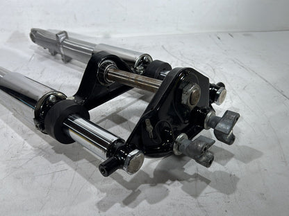 2005 Harley Electra Glide Touring Ultra FLHTCUI OEM Front Triple Tree Set & LH RH Fork Legs Sliders