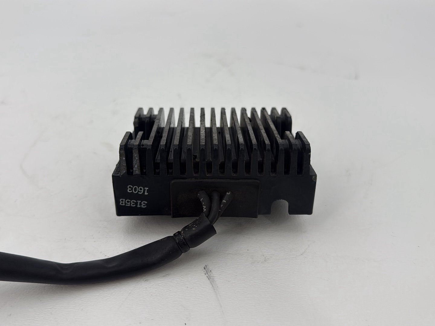 2003 Harley Sportster XL1200C 1200 Custom Anniversary OEM Voltage Regulator Rectifier
