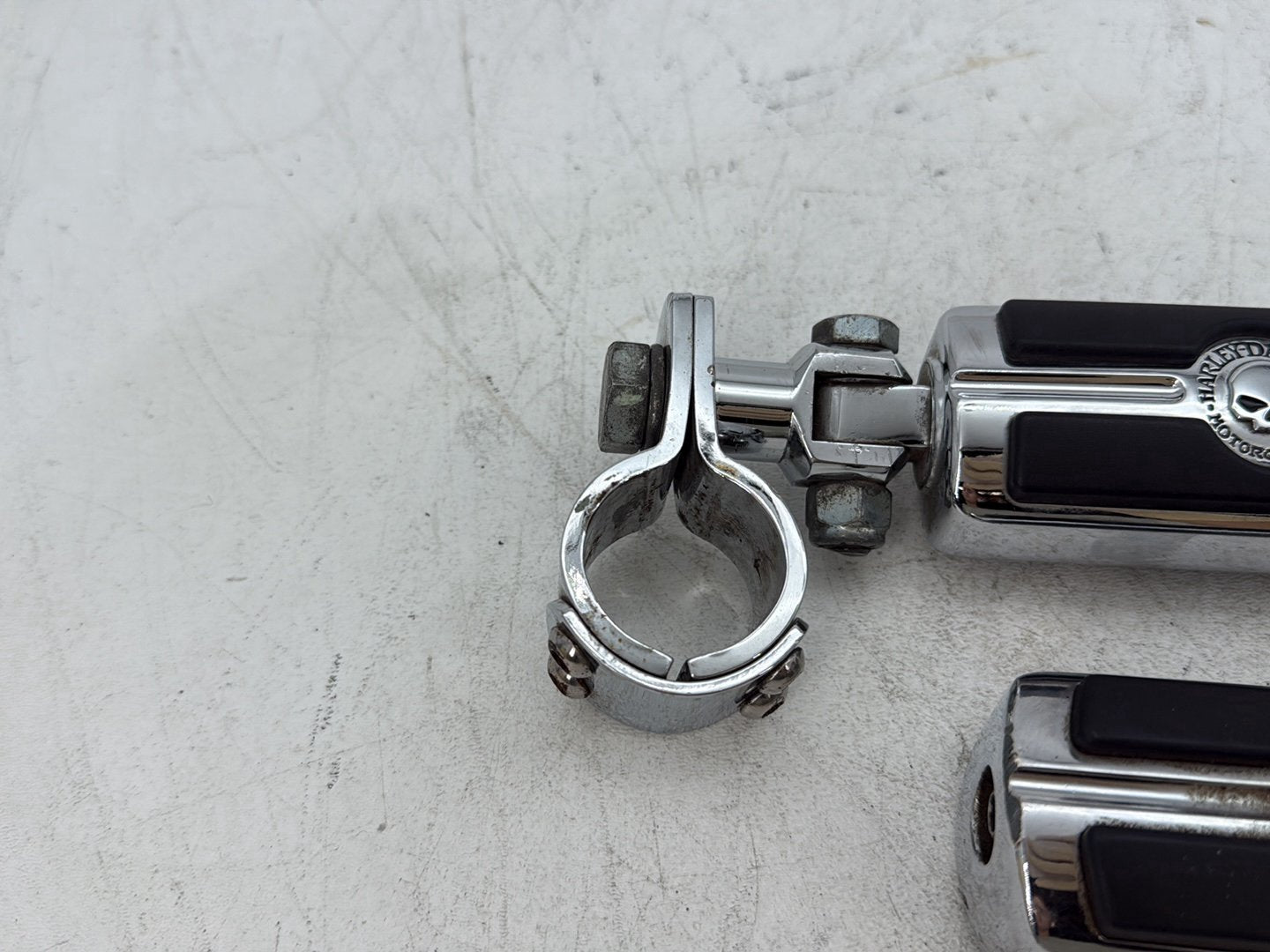 2018 Harley Electra Glide Touring Ultra Front Right Left Highway Foot Pegs SKULL