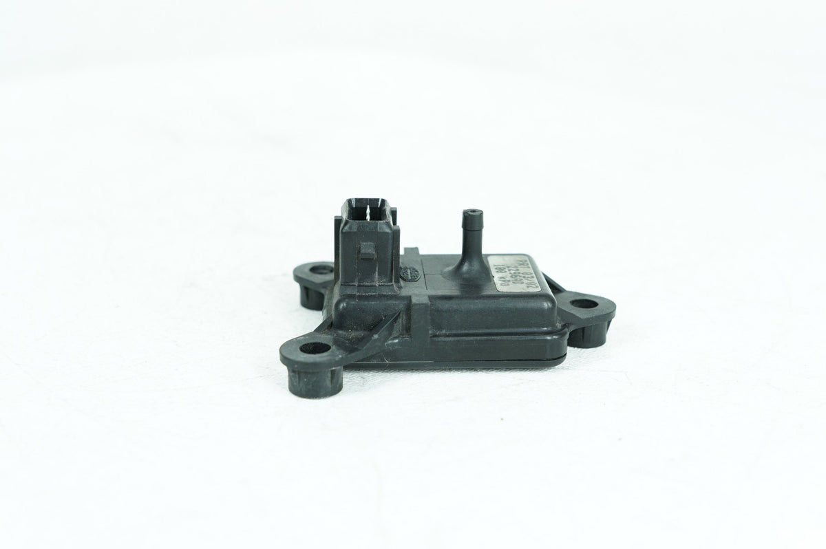 1984 - 1998 Harley-Davidson Touring Electra Glide Ultra Magneti Marelli Air Sensor PRT 03/02 2296AD