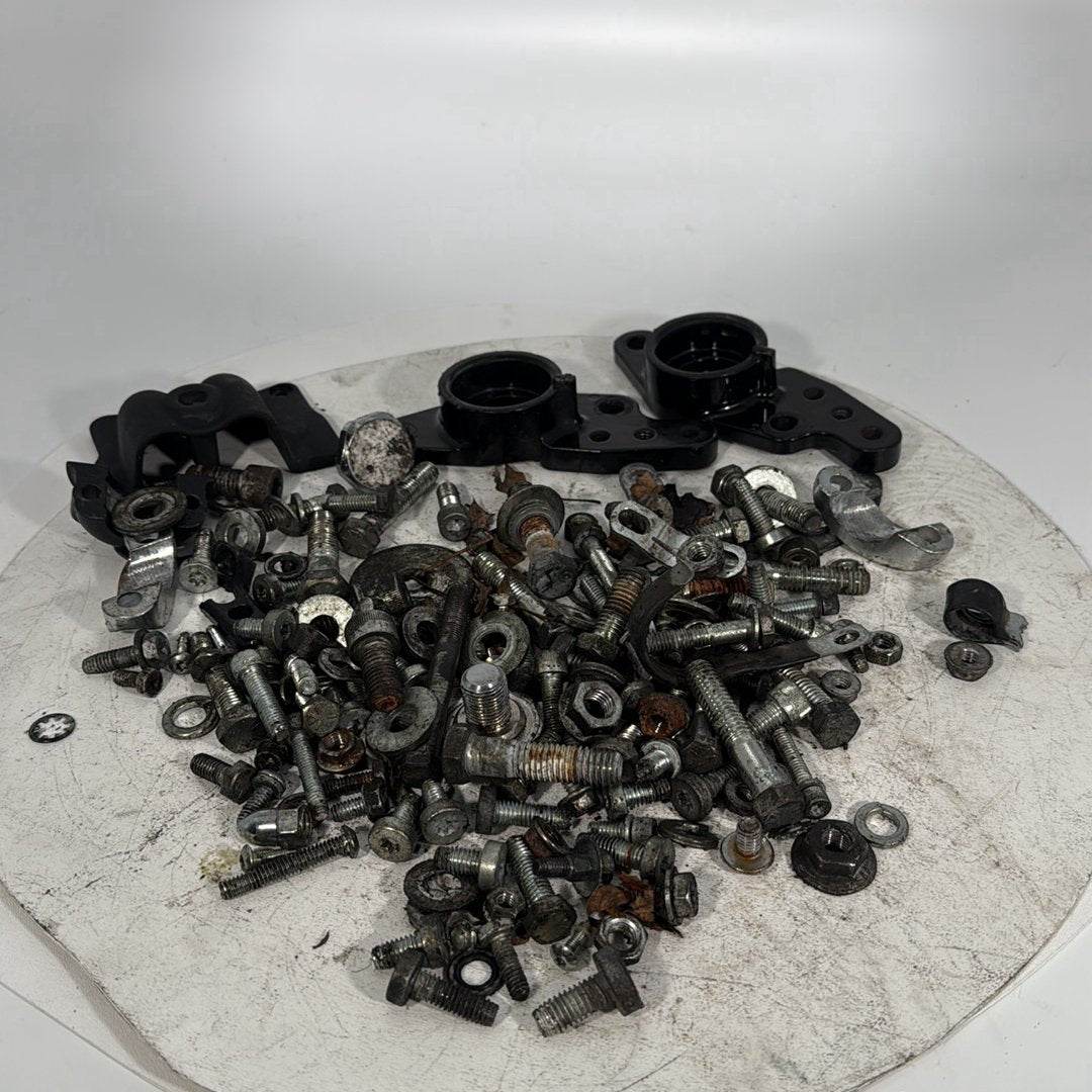 2004 Harley-Davidson Touring FLHTCUI - Hardware Bolts Nuts & Brackets