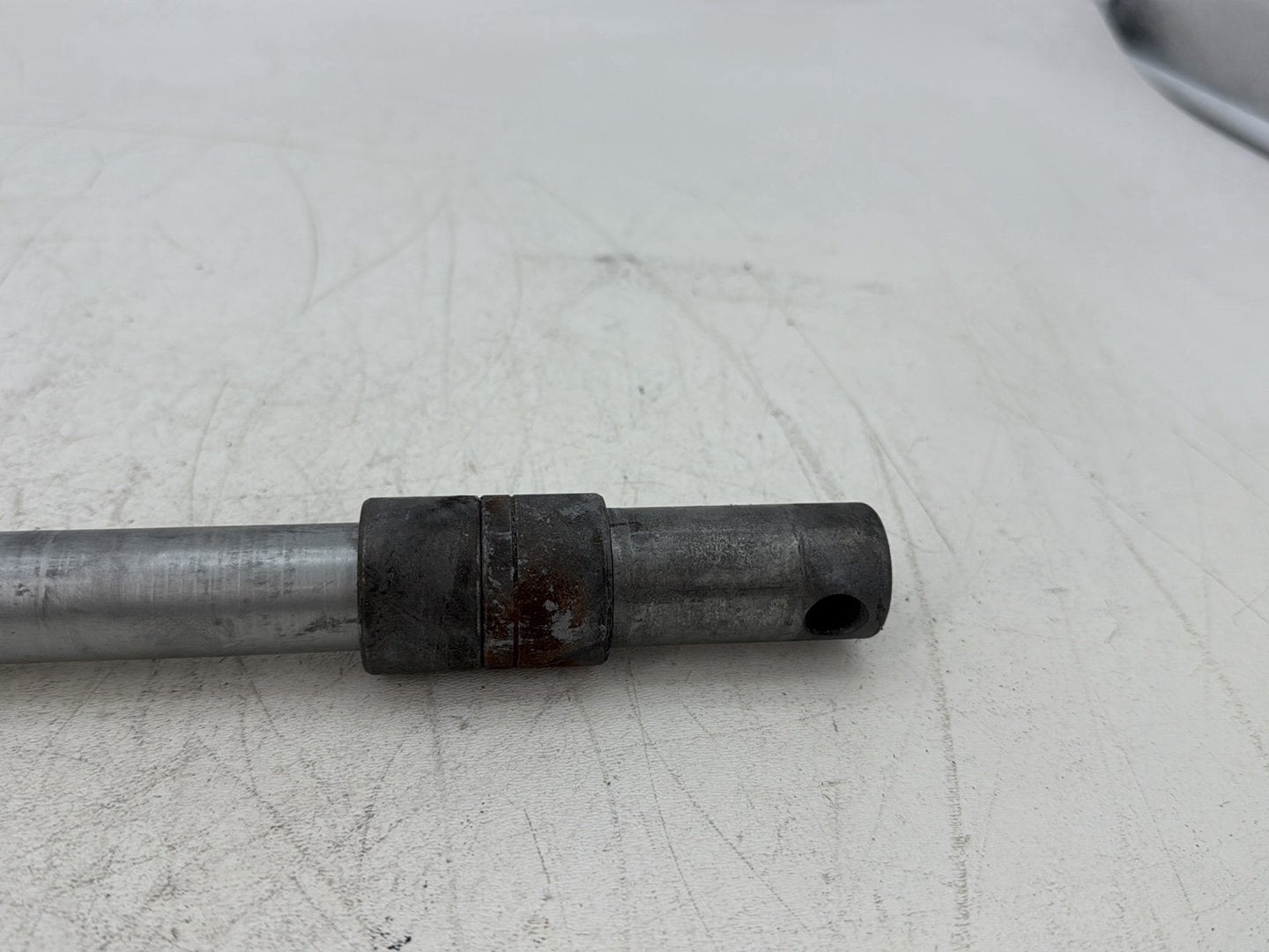 2000 Harley Touring FLHTCUI Electra Glide Ultra OEM Front Wheel Axle Bolt Shaft