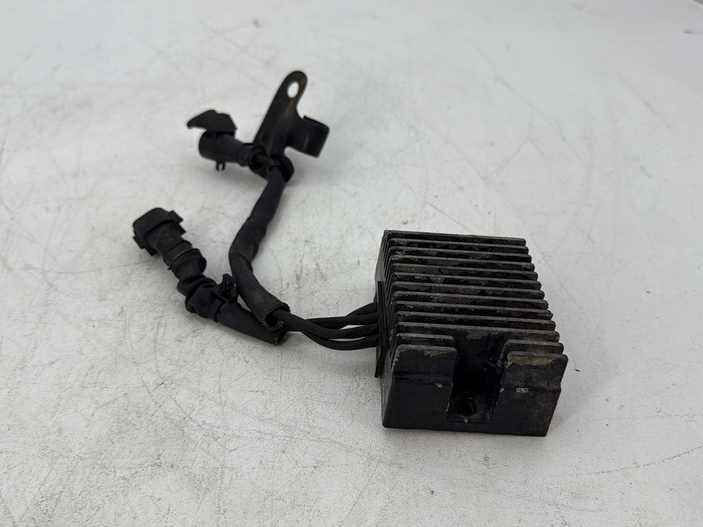 2009 Harley Sportster 883 Low XL883L OEM Voltage Regulator Rectifier