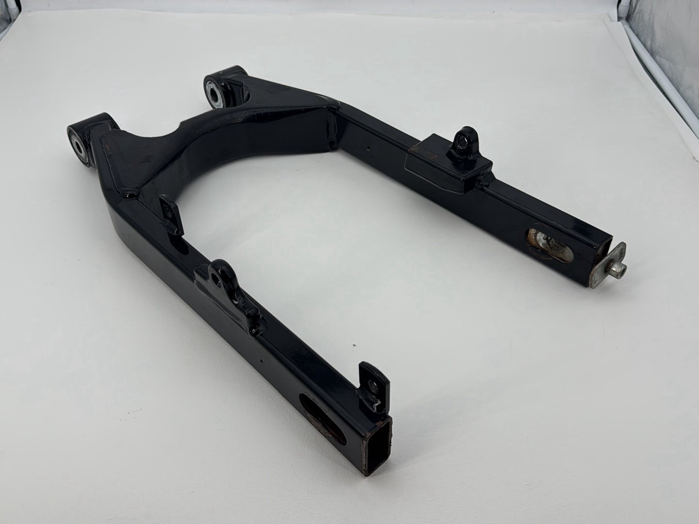 1999 - 2006 Harley-Davidson Dyna Wide Glide Rear Fork Swingarm Swing Arm 47820-90A
