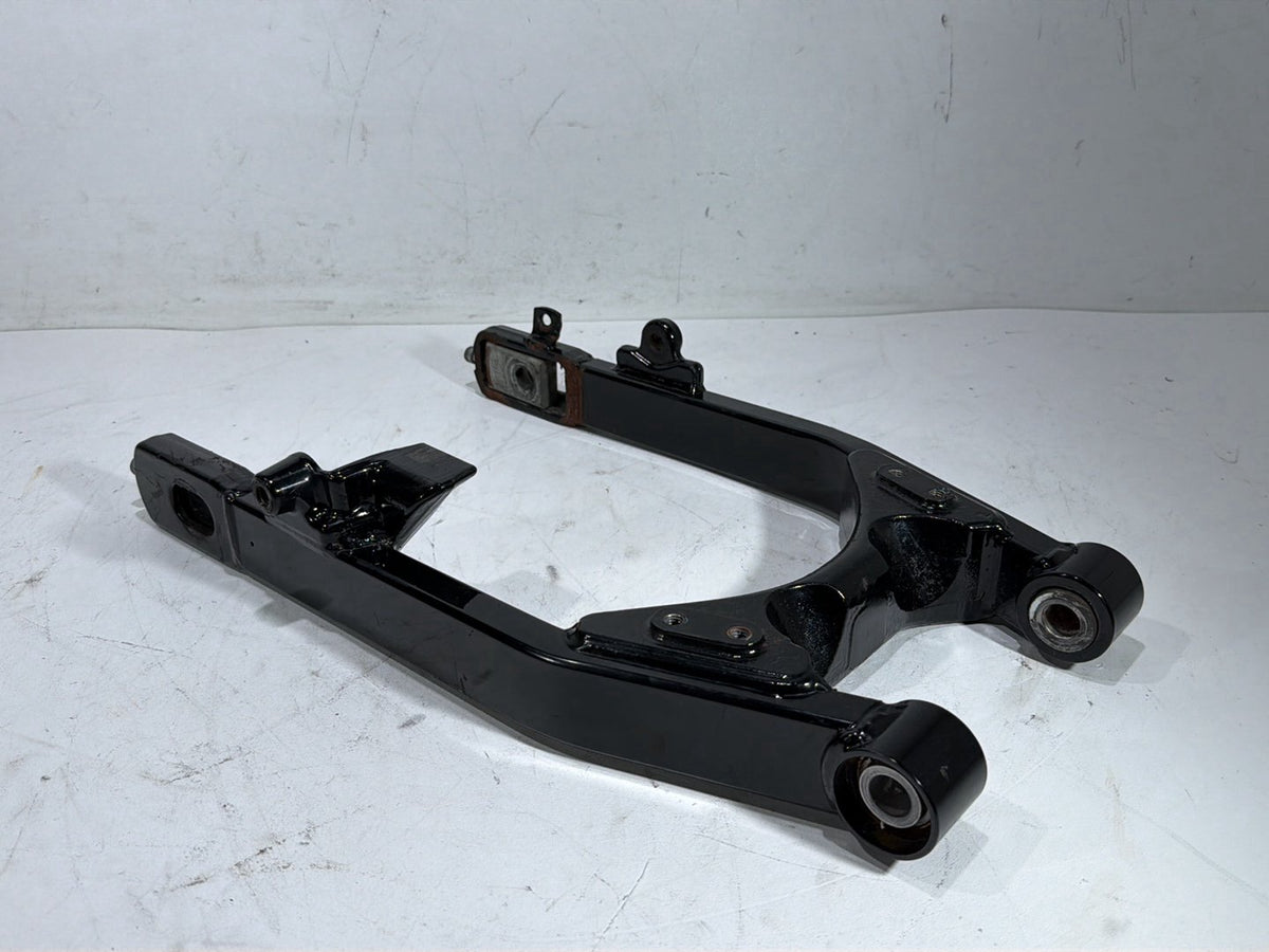 2007 Harley Dyna Street Bob FXDBI OEM Rear Fork Swingarm Swing Arm