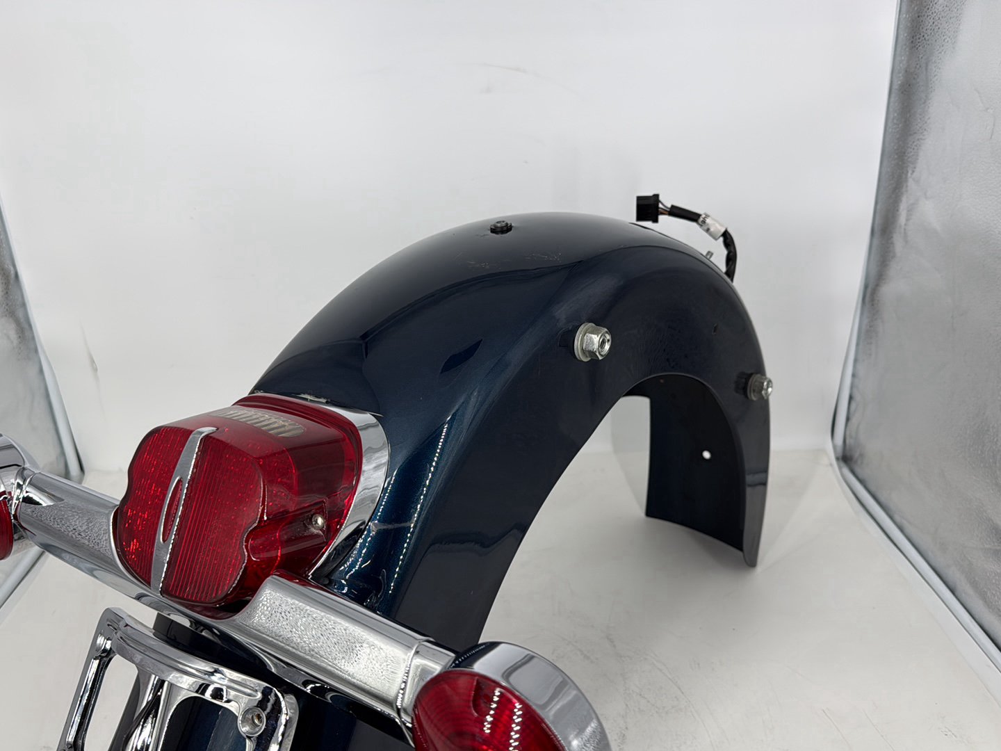 1999 - 2006 Harley-Davidson Touring Electra Glide Classic Rear Wheel Fender Turn Signal Indicators 59579-01B , 68510-74C