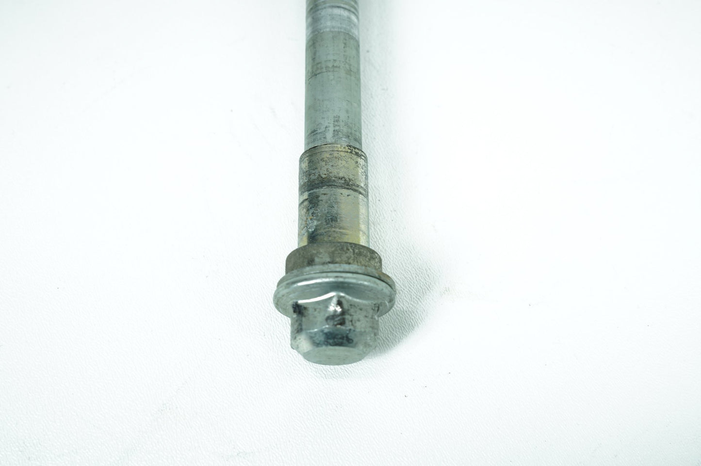 2007 - 2011 Harley-Davidson Softail Heritage Classic Engine Mount Pivot Bolt Shaft 48093-00