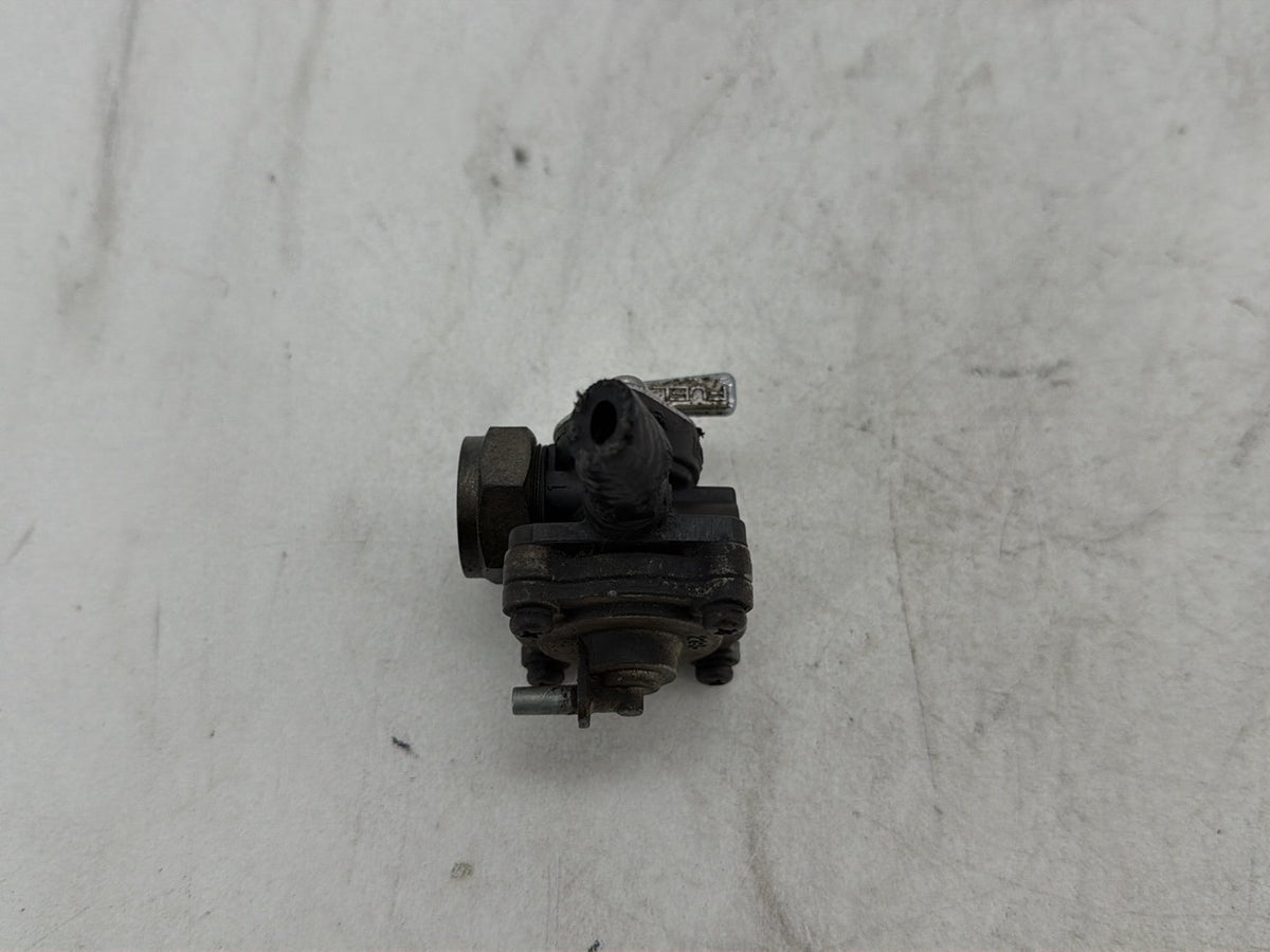 2001 Harley Electra Glide Touring FLHT OEM Petrol Gasoline Gas Tank Fuel Petcock
