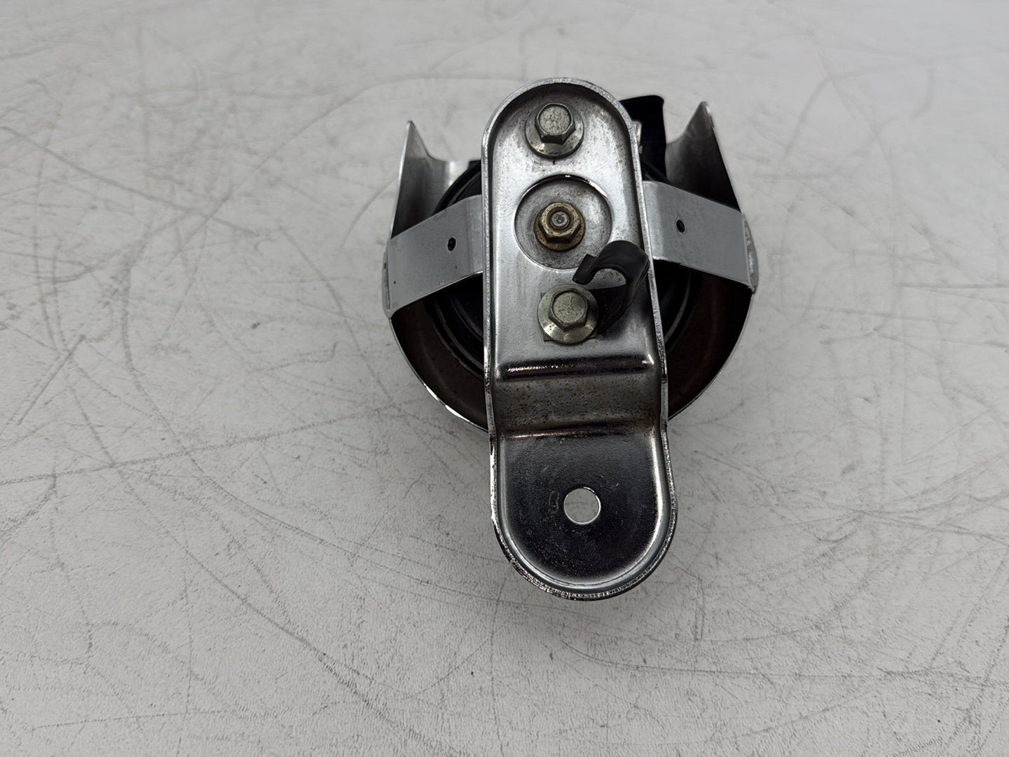 2004 Harley Touring FLHT Electra Glide OEM Horn Signal Klaxon Chrome Cover