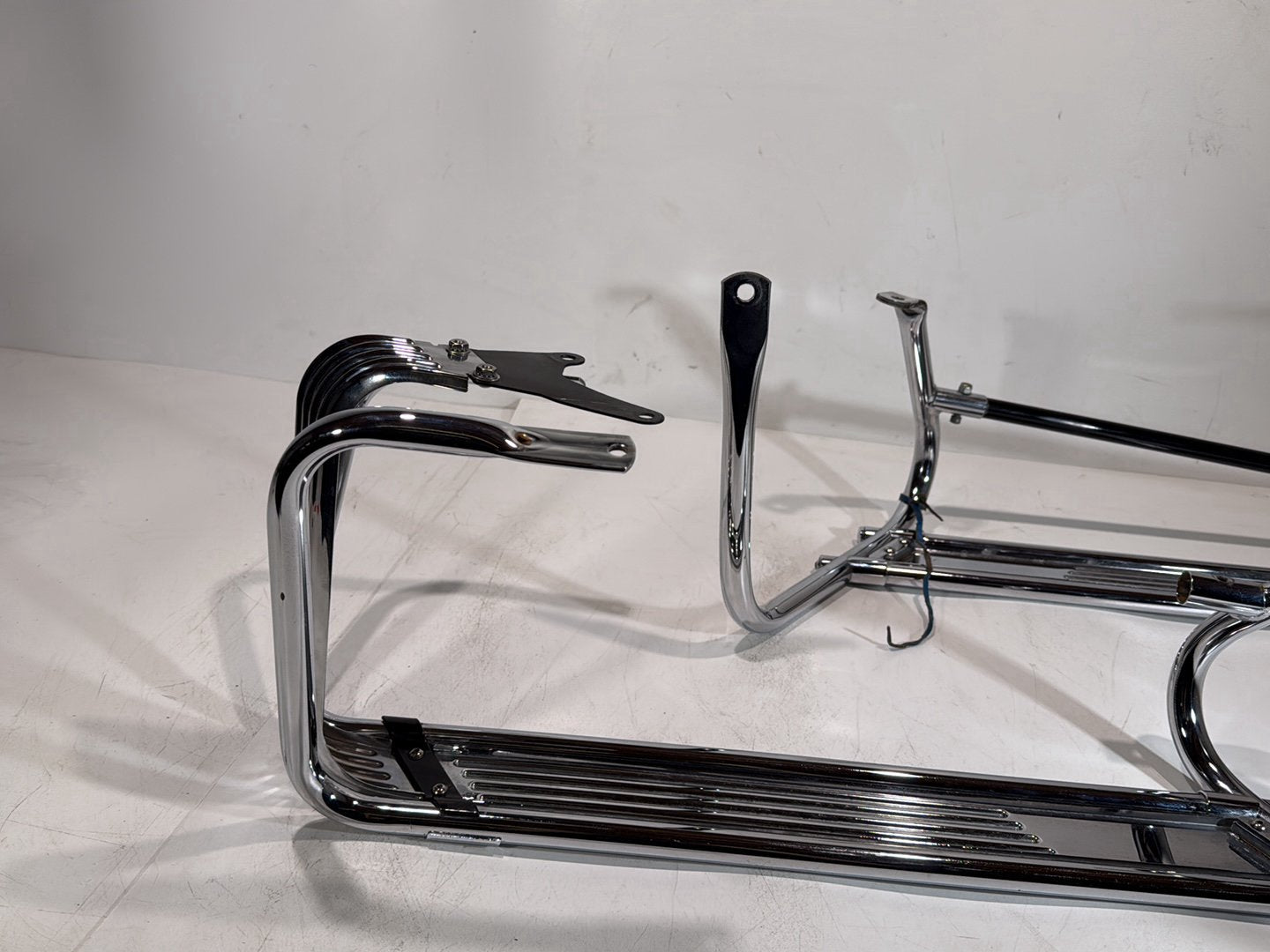 1999 - 2006 Harley-Davidson Touring Electra Glide Classic Rear Left Right Saddlebag Guard Rails Bar  	49193-93