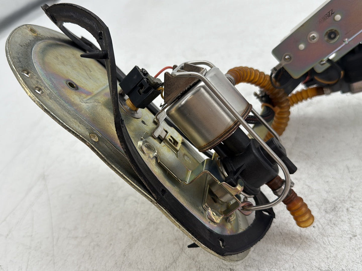 2007 Harley Road King Touring FLHR OEM Fuel Pump Gas Gasoline Petrol Sending