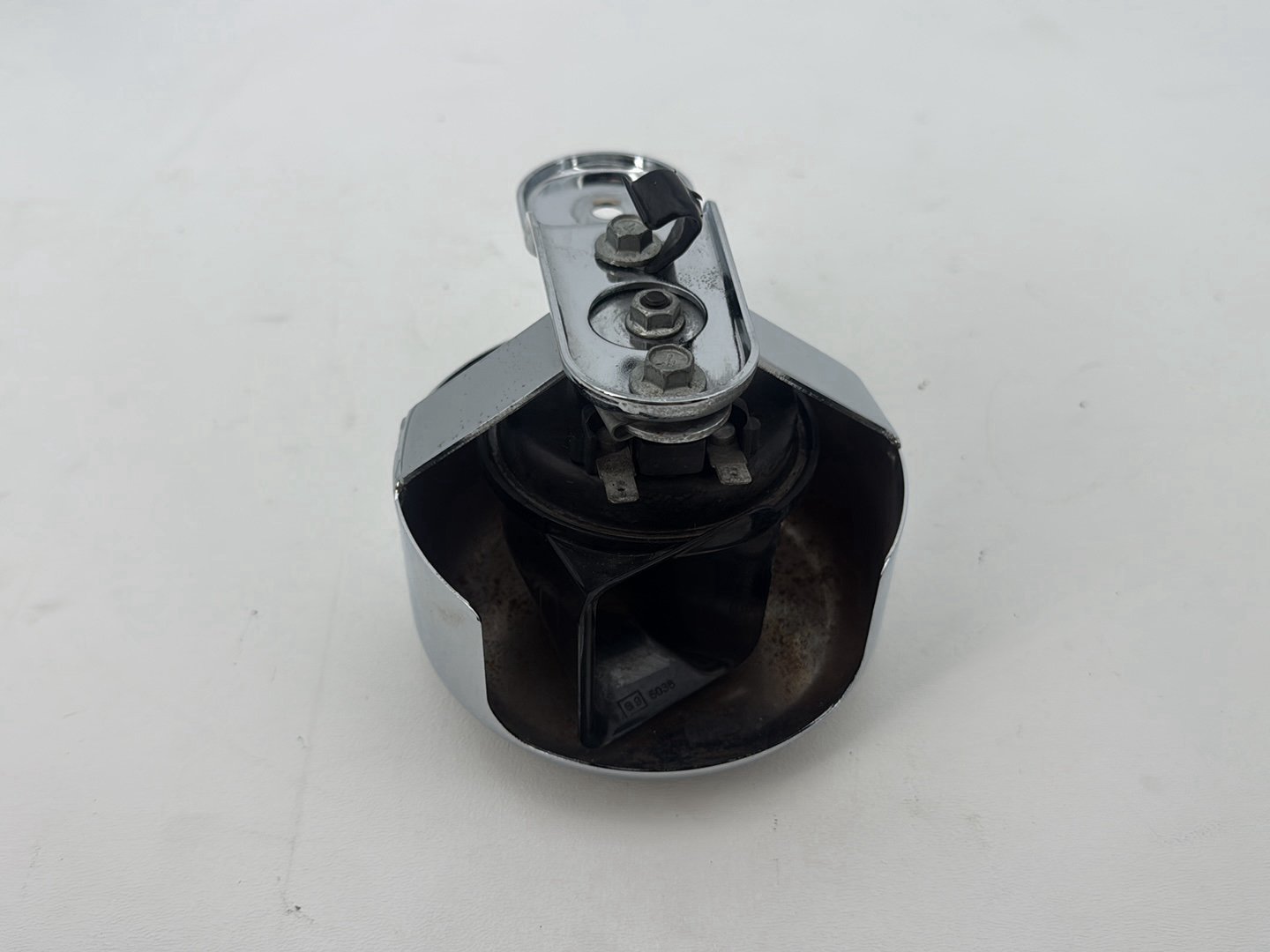 2011 Harley Road King Touring FLHRC Classic OEM Horn Signal Klaxon Chrome Cover