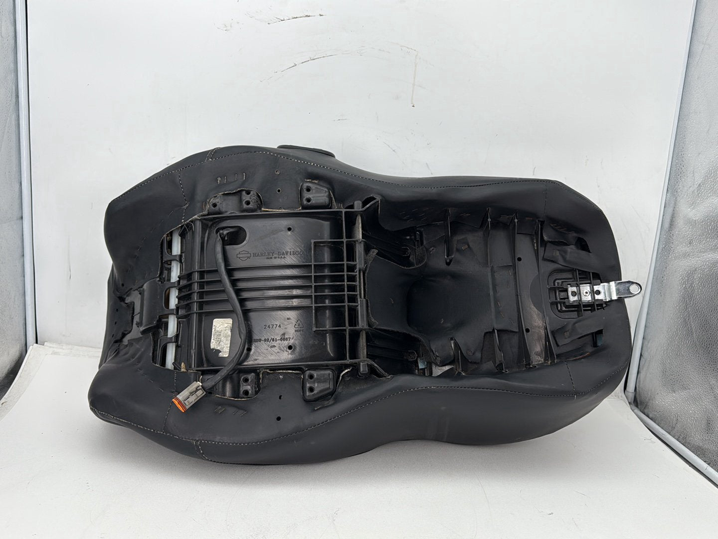 2014 Harley Electra Glide Touring CVO Screamin Eagle OEM Passenger Rider Driver Seat Saddle
