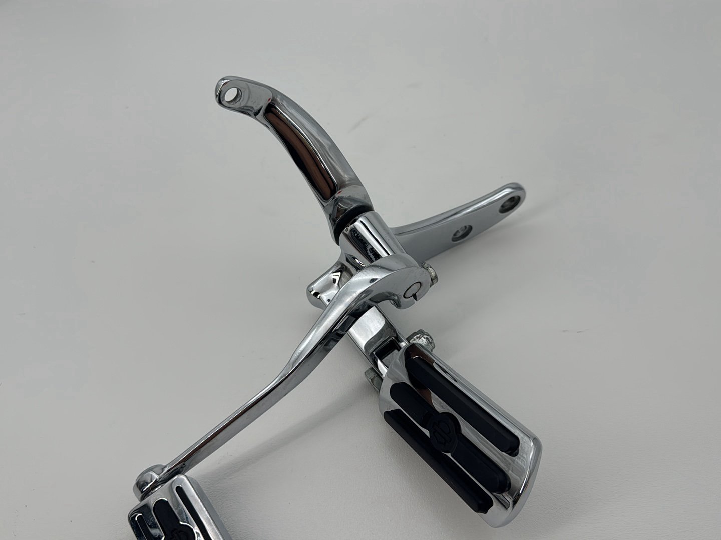 1999 - 2006 Harley-Davidson Dyna Wide Glide Left Driver Foot Controls Peg Rest  	33693-93
