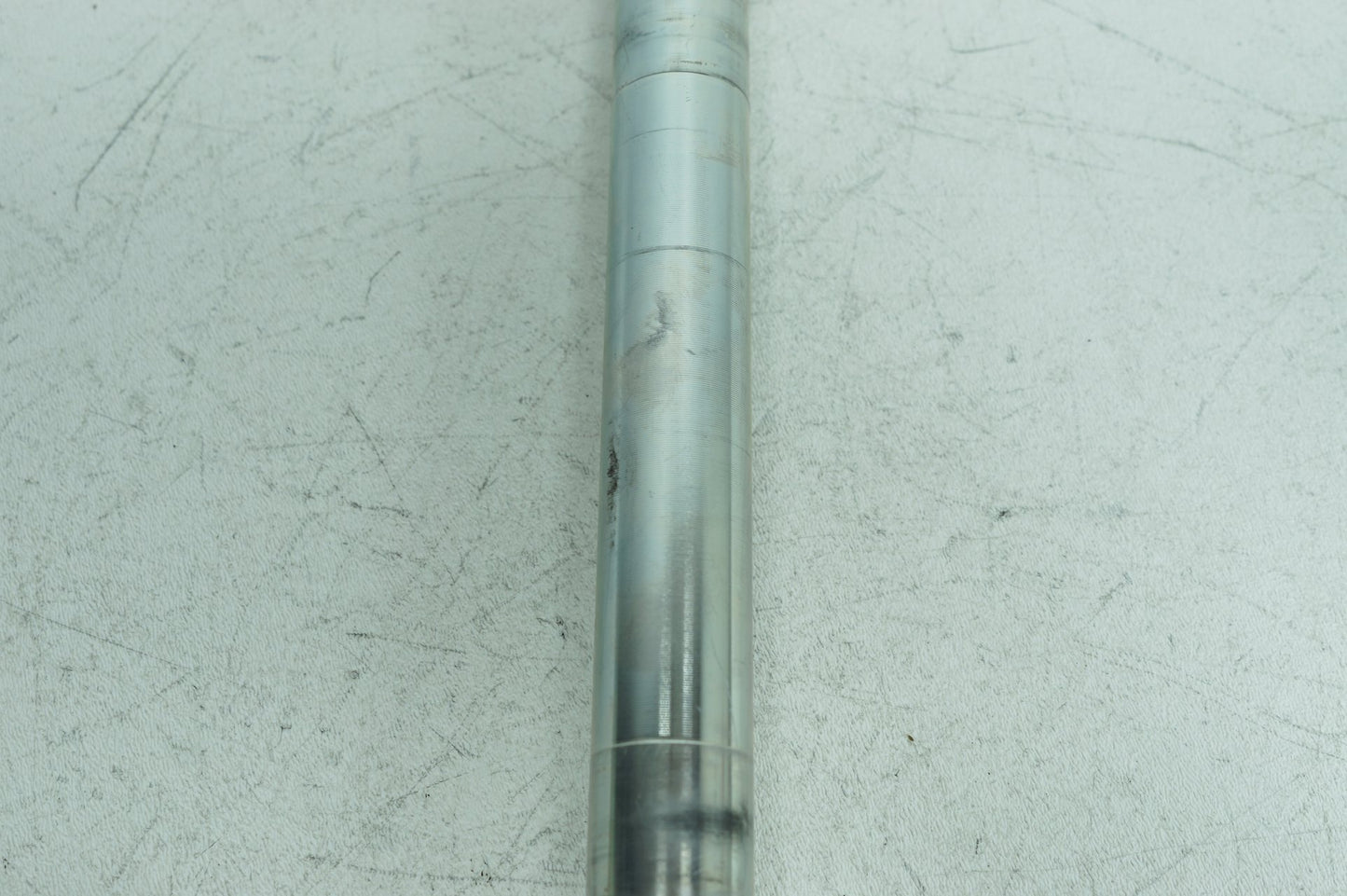 1999 - 2006 Harley-Davidson Touring Electra Ultra Classic Front Wheel Axle Bolt Shaft 43364-00