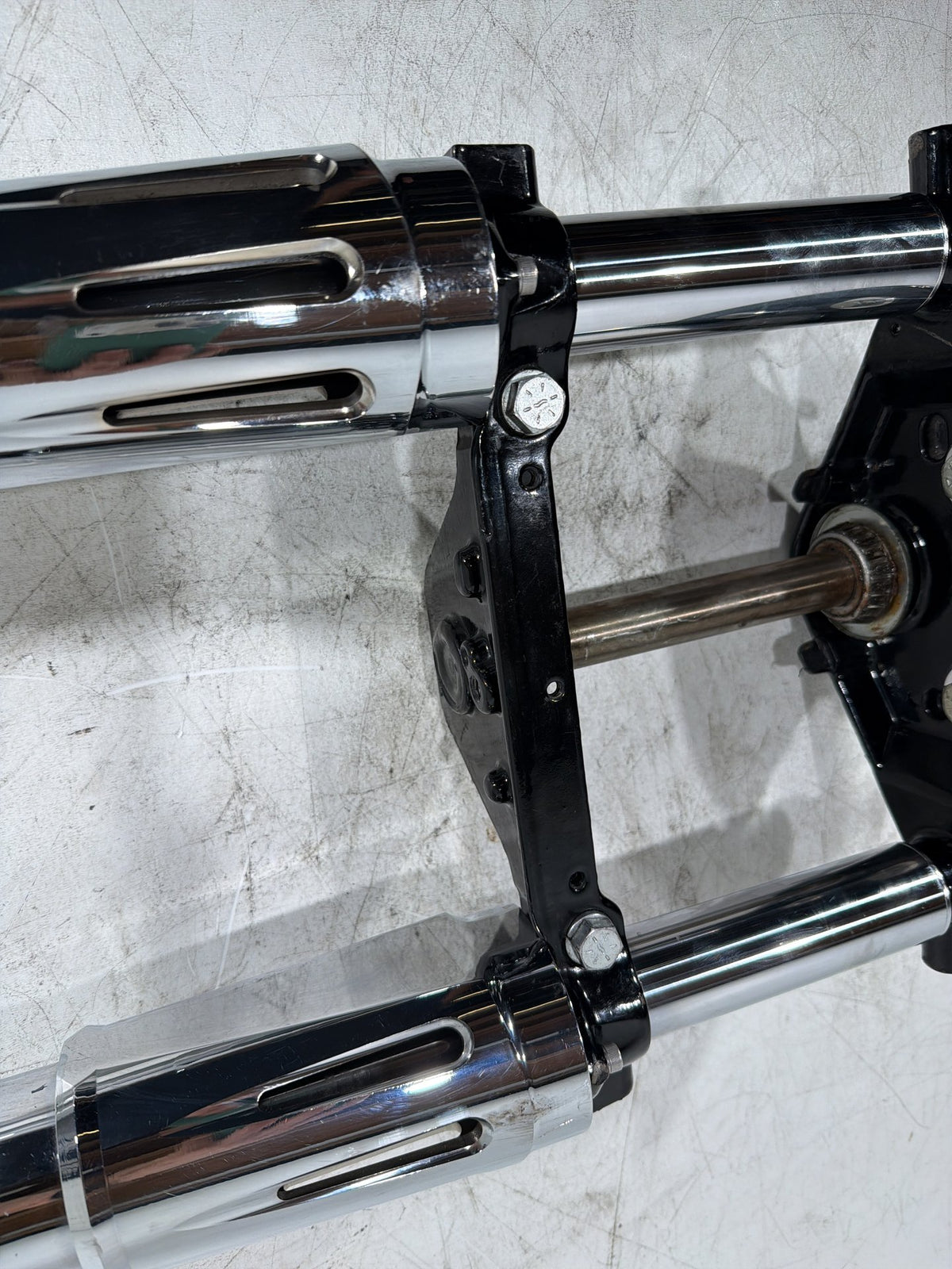 10 Harley Street Glide Touring OEM Front Triple Tree Set LH RH Fork Legs Sliders