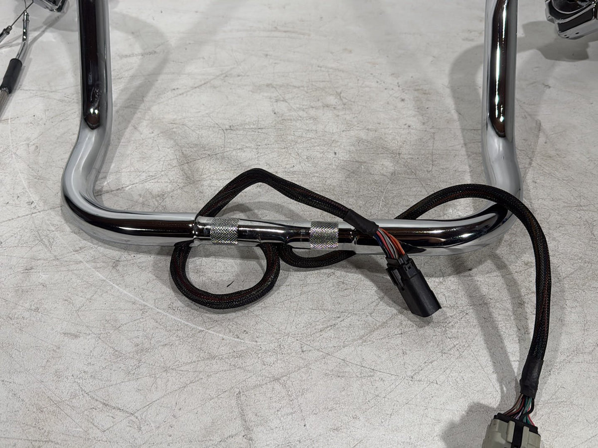 07 Harley Street Glide Touring FLHX OEM Handlebars Left Right Switches Controls