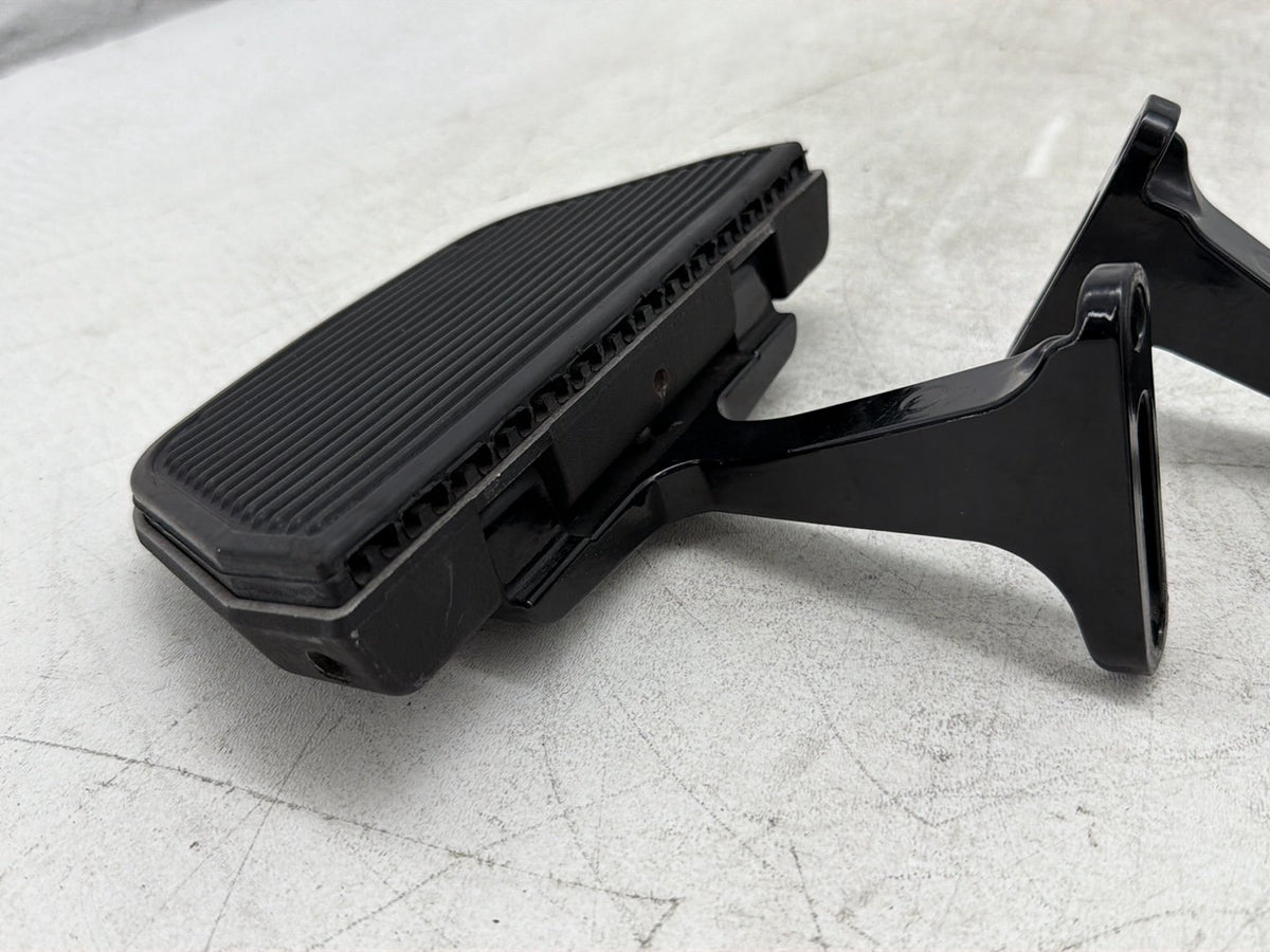 2012 Harley Electra Glide Touring Ultra OEM Left & Right Passenger Floorboard Foot Rest