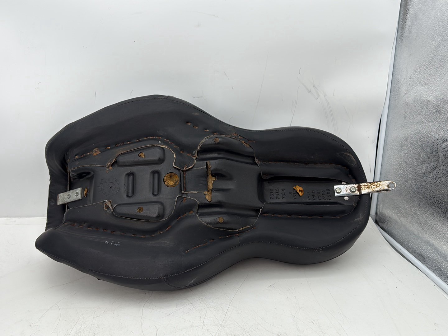 2005 Harley Dyna FXDWG Wide Glide OEM Passenger Rider Driver Seat Saddle