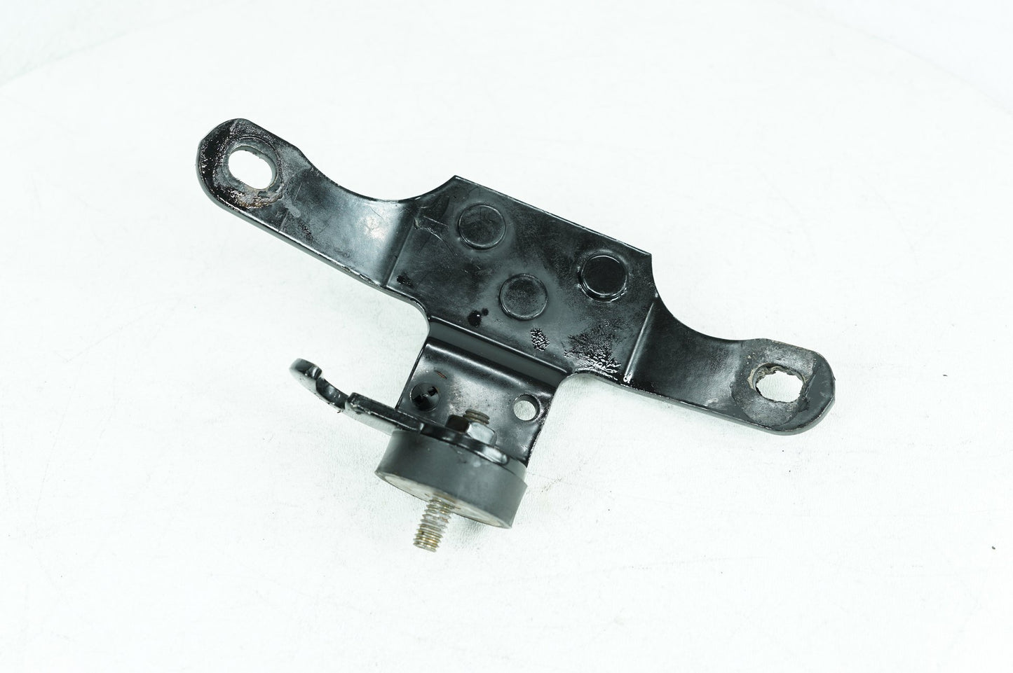 1999 - 2006 Harley-Davidson Softail Heritage Classic Engine Motor Mount Bracket  	69046-01