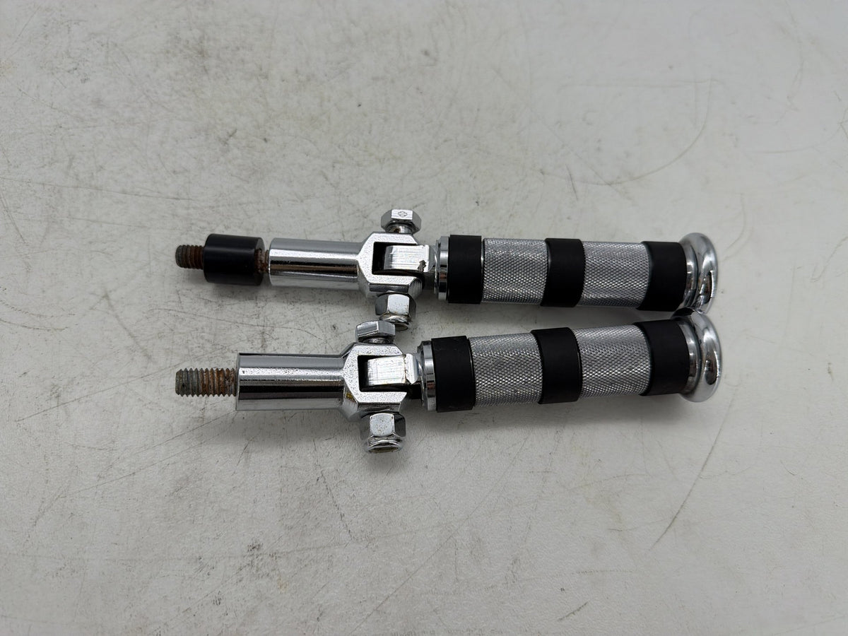 2001 Harley Softail Deuce FXSTD OEM Passenger Left & Right Foot Pegs