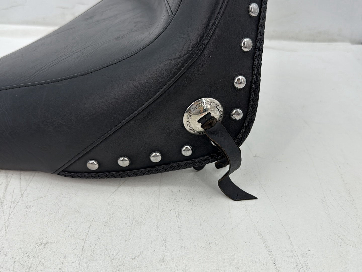 97 Harley Softail FLSTC Heritage Classic Rider Driver Solo Seat Pillion MUSTANG