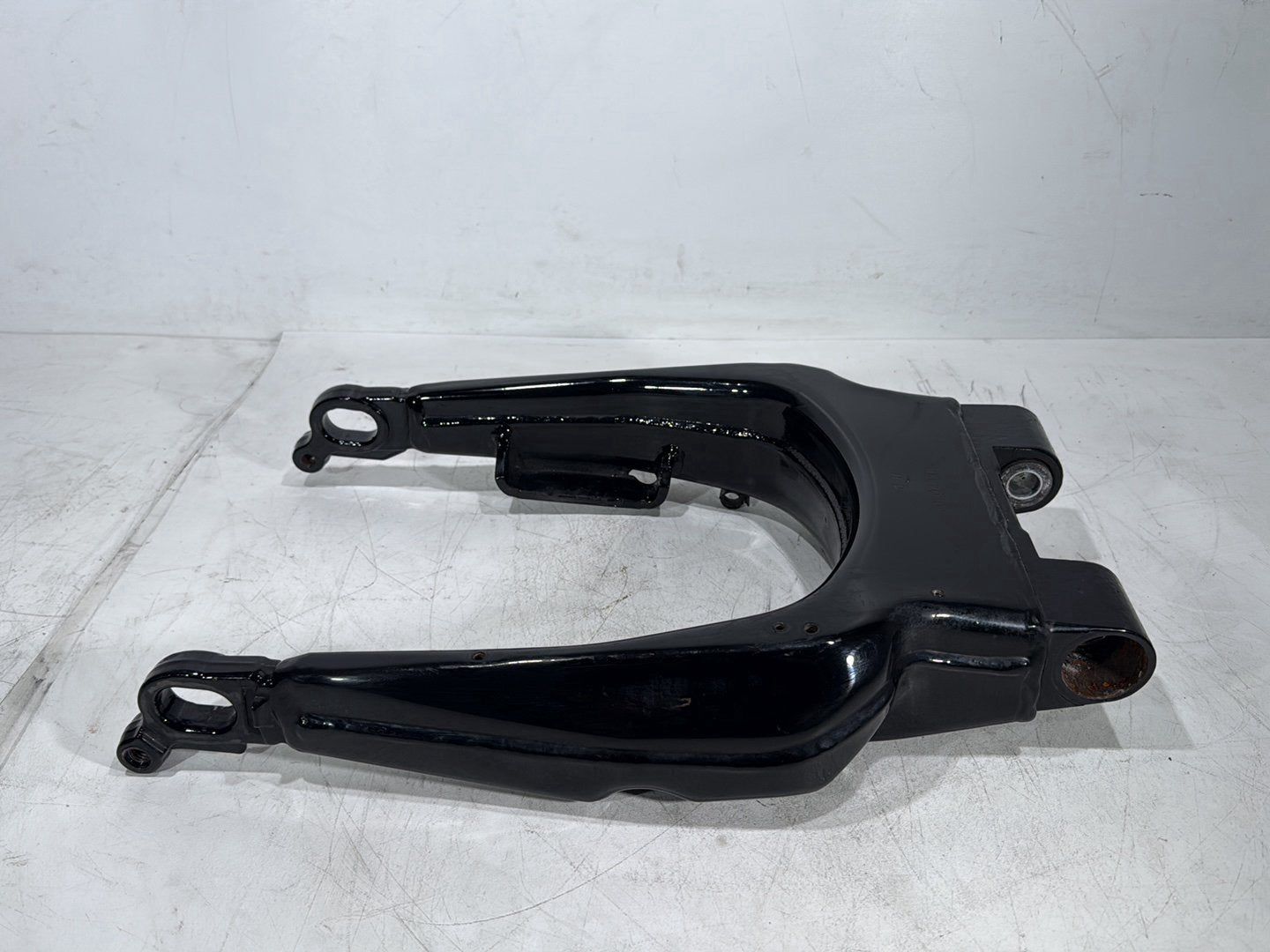 2016 Harley Road King Touring FLHR OEM Rear Fork Swingarm Swing Arm