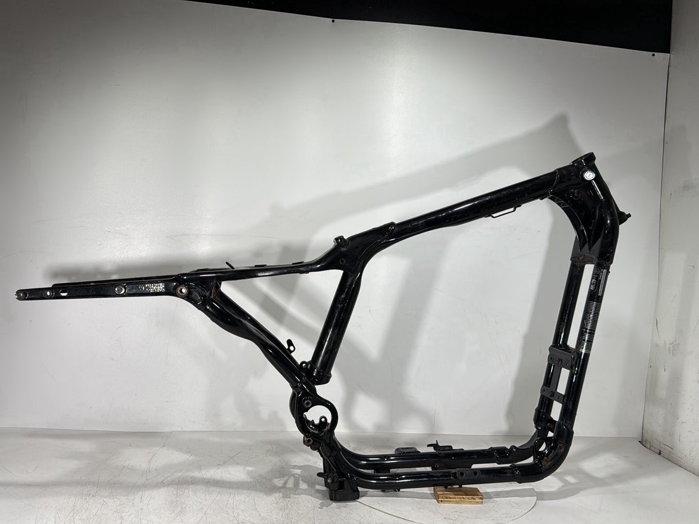 2009 Harley Sportster XL1200 L 1200 Low OEM Body Main Frame Chassis CLN CLR