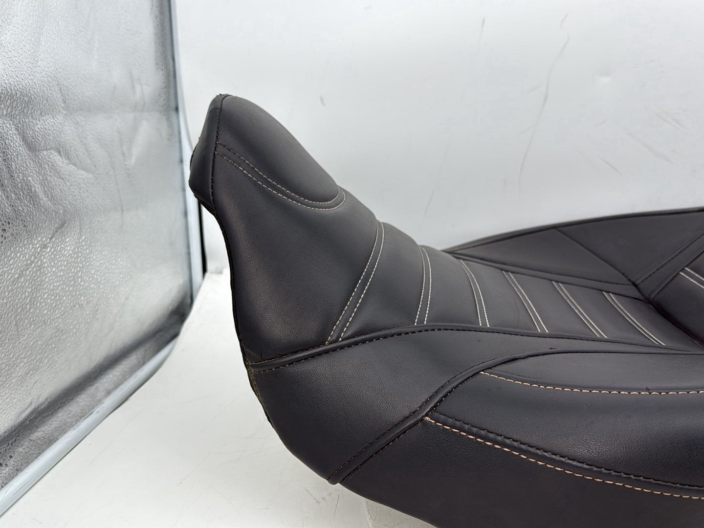 2008 Harley Electra Glide Touring Ultra FLHTCUI OEM Passenger Rider Driver Seat Saddle
