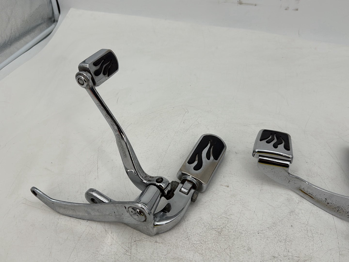 1999 - 2006 Harley-Davidson Dyna Super Glide Left Right Foot Brake Control Pegs 50649-90