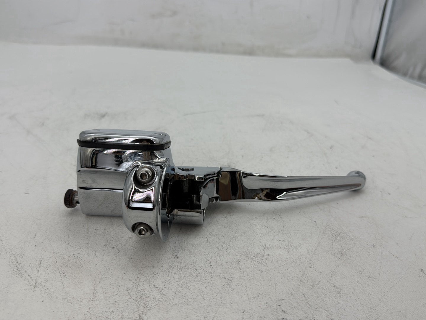 07 Harley Street Glide Touring FLHX OEM Front Right Brake Lever Master Cylinder