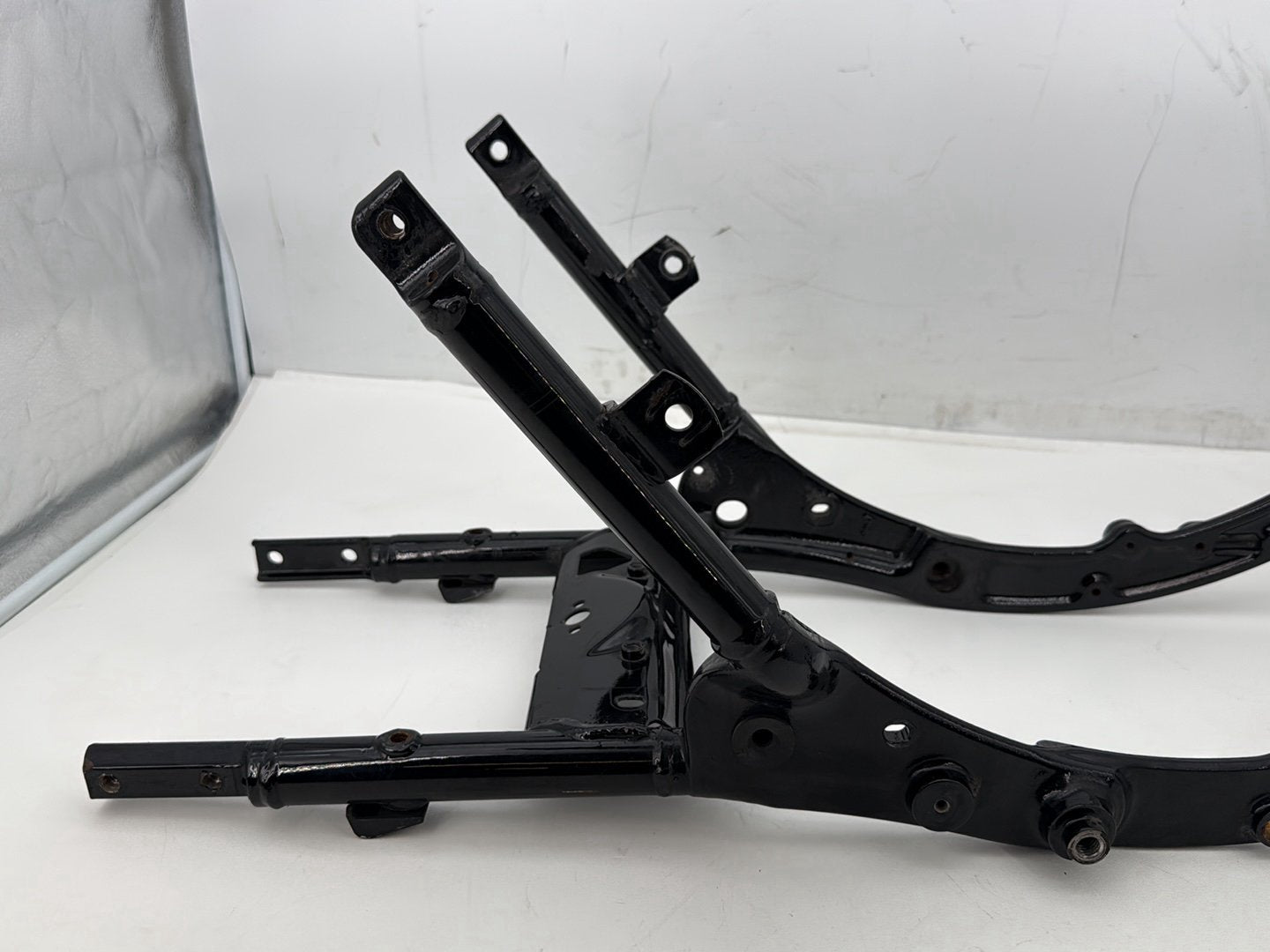 2013 Harley Street Glide Touring FLHX OEM Rear Back Sub Frame Rail Bar 48079-09BHP