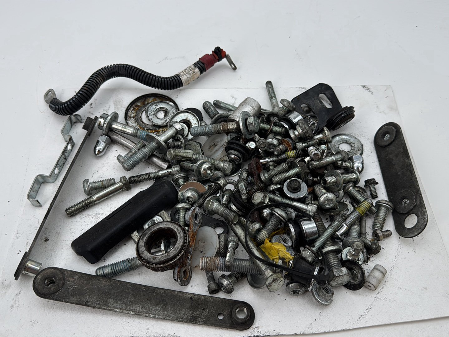 2008 Harley Softail Deluxe FLSTN OEM Hardware Bolts Nuts & Brackets