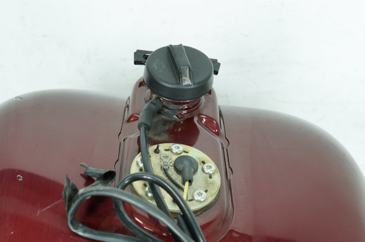 1999 - 2006 Harley-Davidson Touring Electra Glide Fuel Gas Tank Gasoline Reservoir  	61227-98