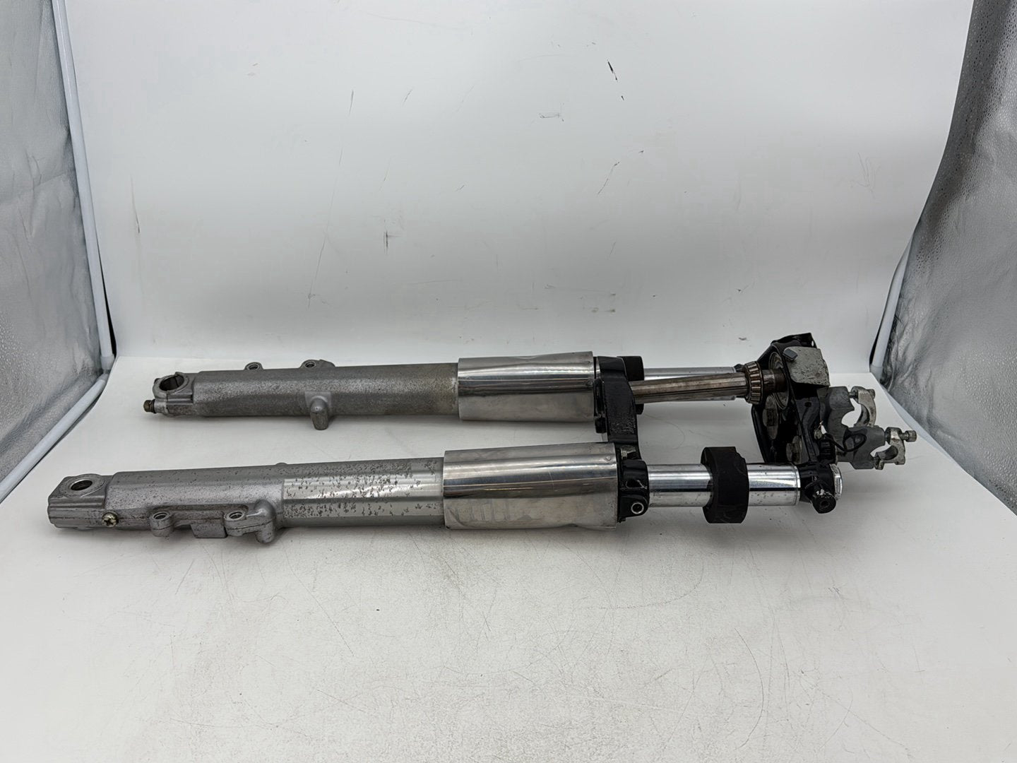 1999 - 2006 Harley-Davidson Touring Electra Glide Front Triple Tree Set & LH RH Fork Legs Sliders 45435-95