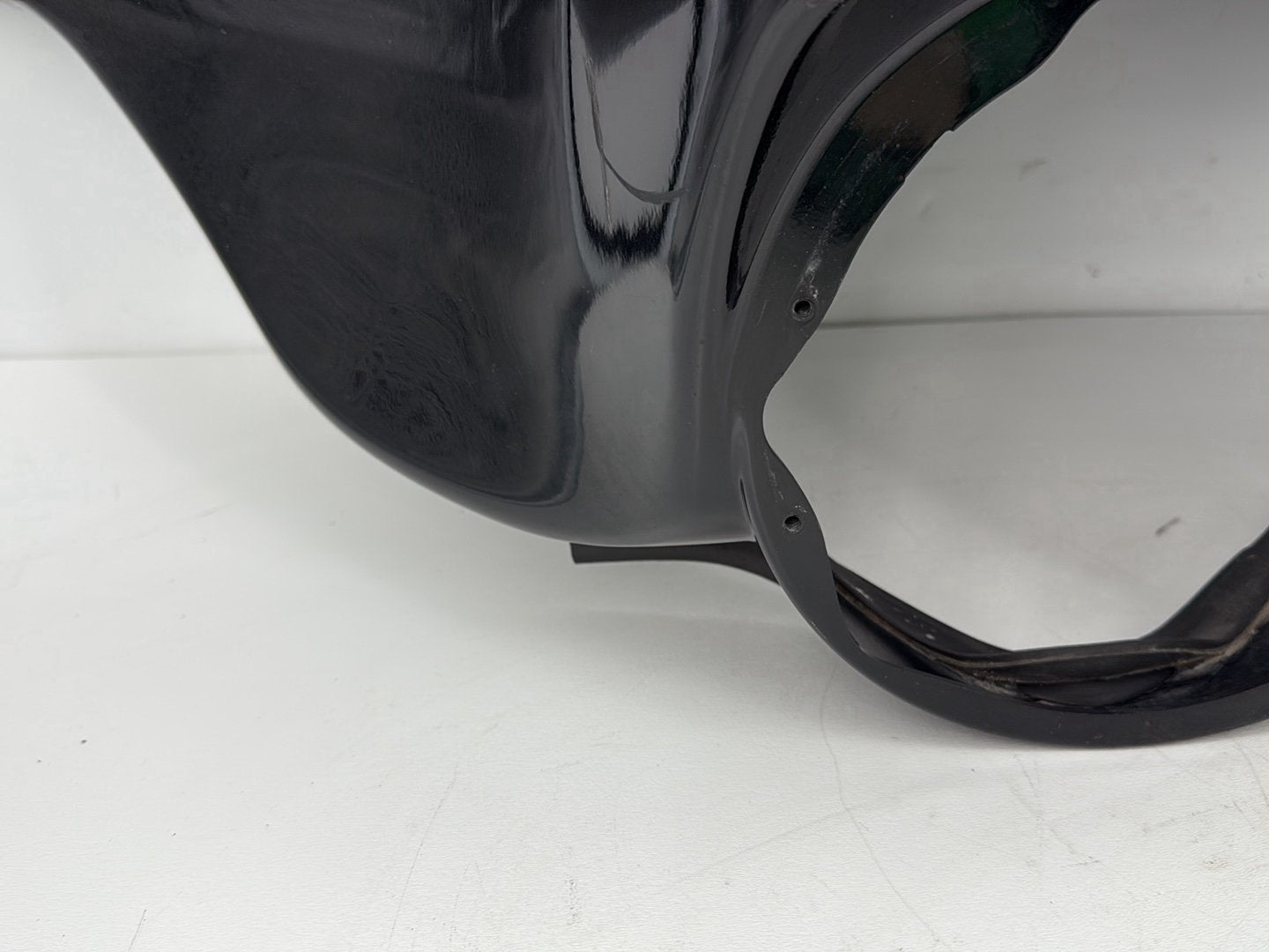 2008 Harley Touring FLHTCU Electra Glide Ultra OEM Front Outer Batwing Fairing Cover