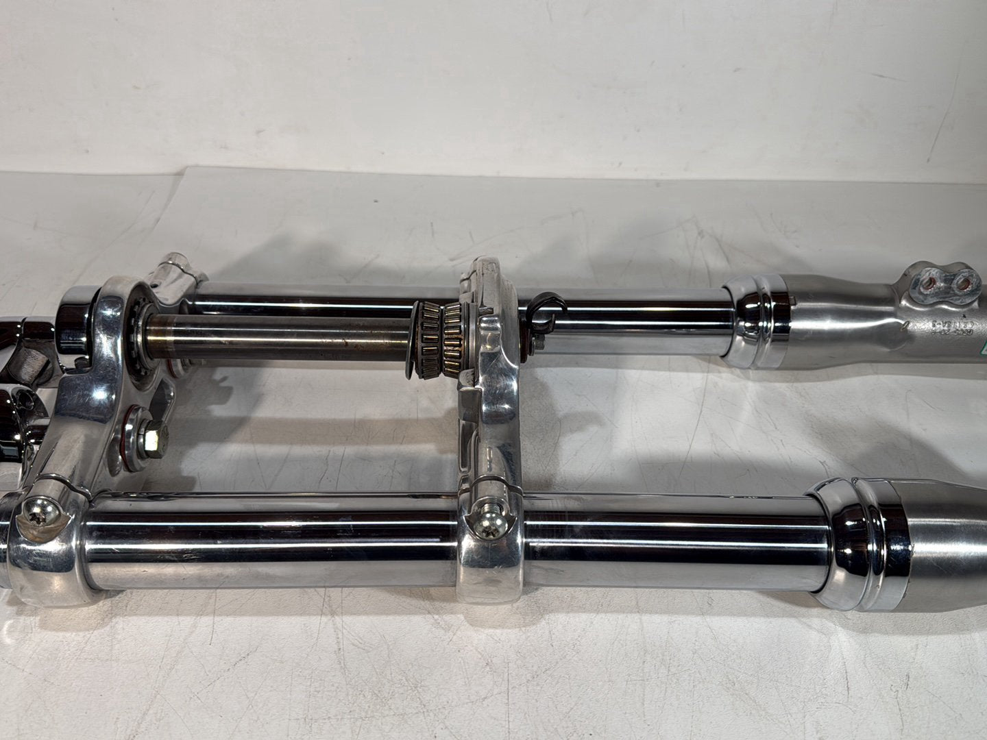 2007 - 2017 Harley-Davidson Dyna Super Glide Custom Front Triple Tree Set & LH RH Fork Legs Sliders 45538-06A