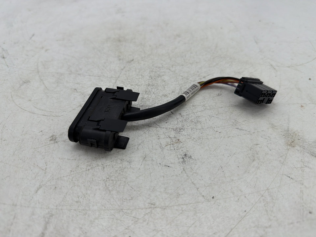2010 Harley Street Glide Touring FLHX OEM Dash Indicator Lamp Wire Plug In