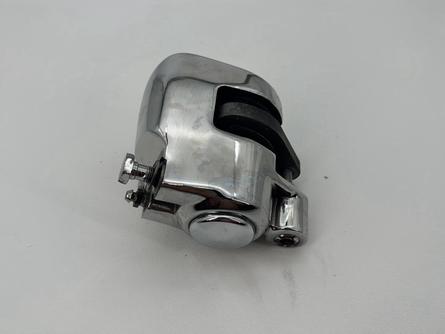 1999 - 2006 Harley-Davidson Dyna Wide Glide Front Left 1 Brake Caliper 44046-84C