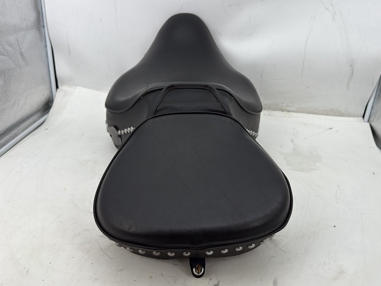 2002 Harley Heritage Softail Classic FLSTC OEM Passenger Rider Driver Seat Saddle