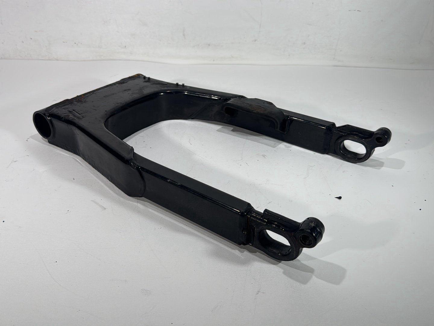 2003 Harley Electra Glide Touring Ultra FLHTCUI OEM Rear Fork Swingarm Swing Arm