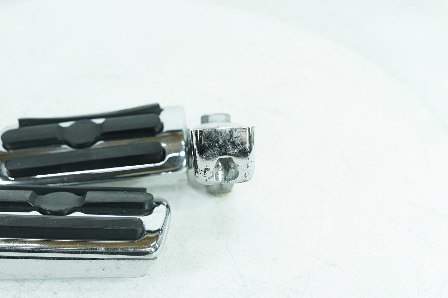2007 - 2011 Harley-Davidson Touring Street Glide Front Right Left Highway Foot Pegs KK210308-E-DE
