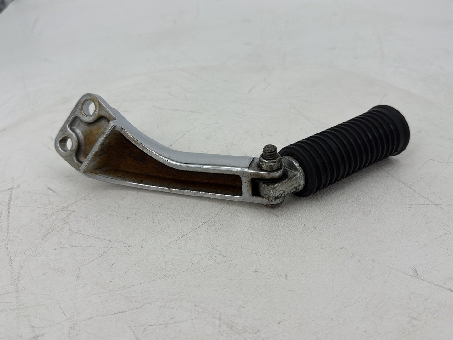 2007 - 2012 Harley-Davidson Dyna Super Glide Rear Passenger 1 Foot Peg Step Rest  	49224-06A