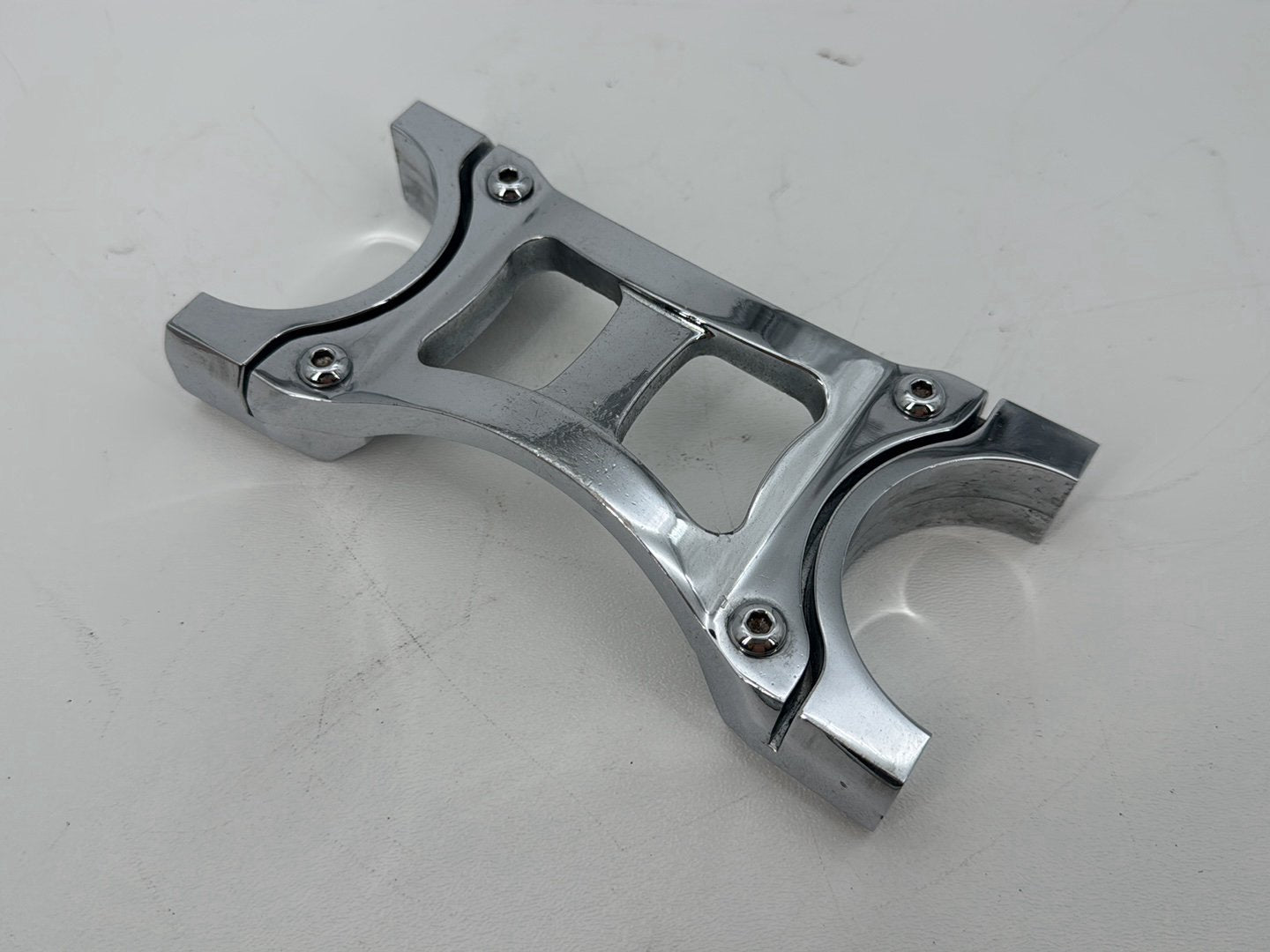 1999 - 2006 Harley-Davidson Dyna Low Rider Mount Bracket Support Holder Kuryakyn Gen 2