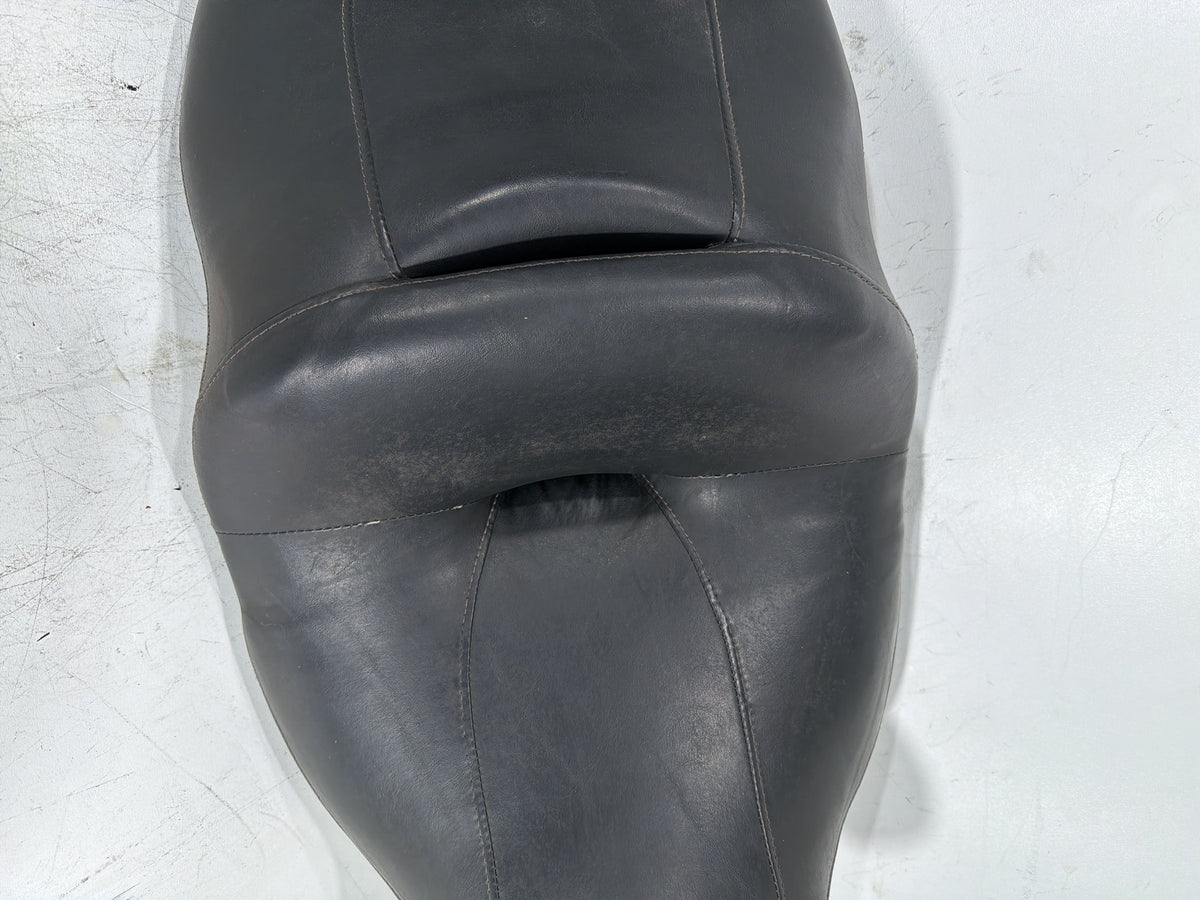 2010 Harley Electra Glide Touring Ultra OEM Passenger Rider Driver Seat Saddle