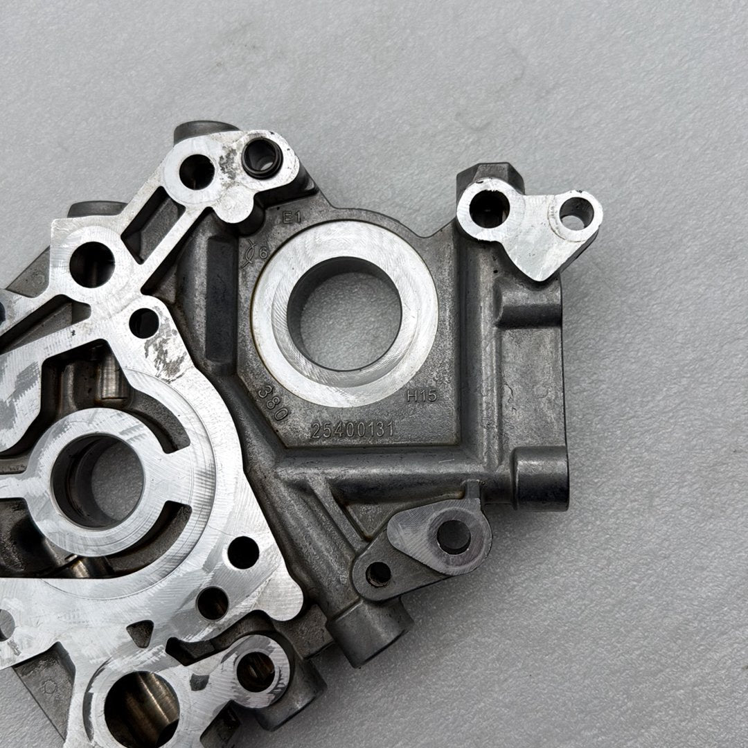 22432 2019 Harley-Davidson Softail Fat Bob 114 Engine Motor Cam Support Camshaft Plate 25400131