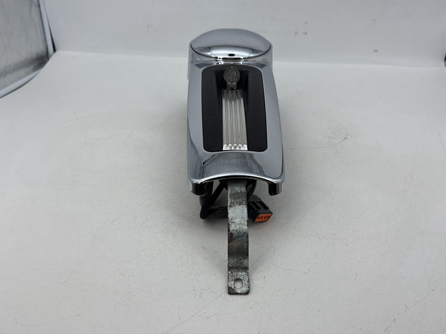 2007 - 2011 Harley-Davidson Touring Electra Glide Ultra Fuel Gas Tank Dash Console NOKey 61270-08
